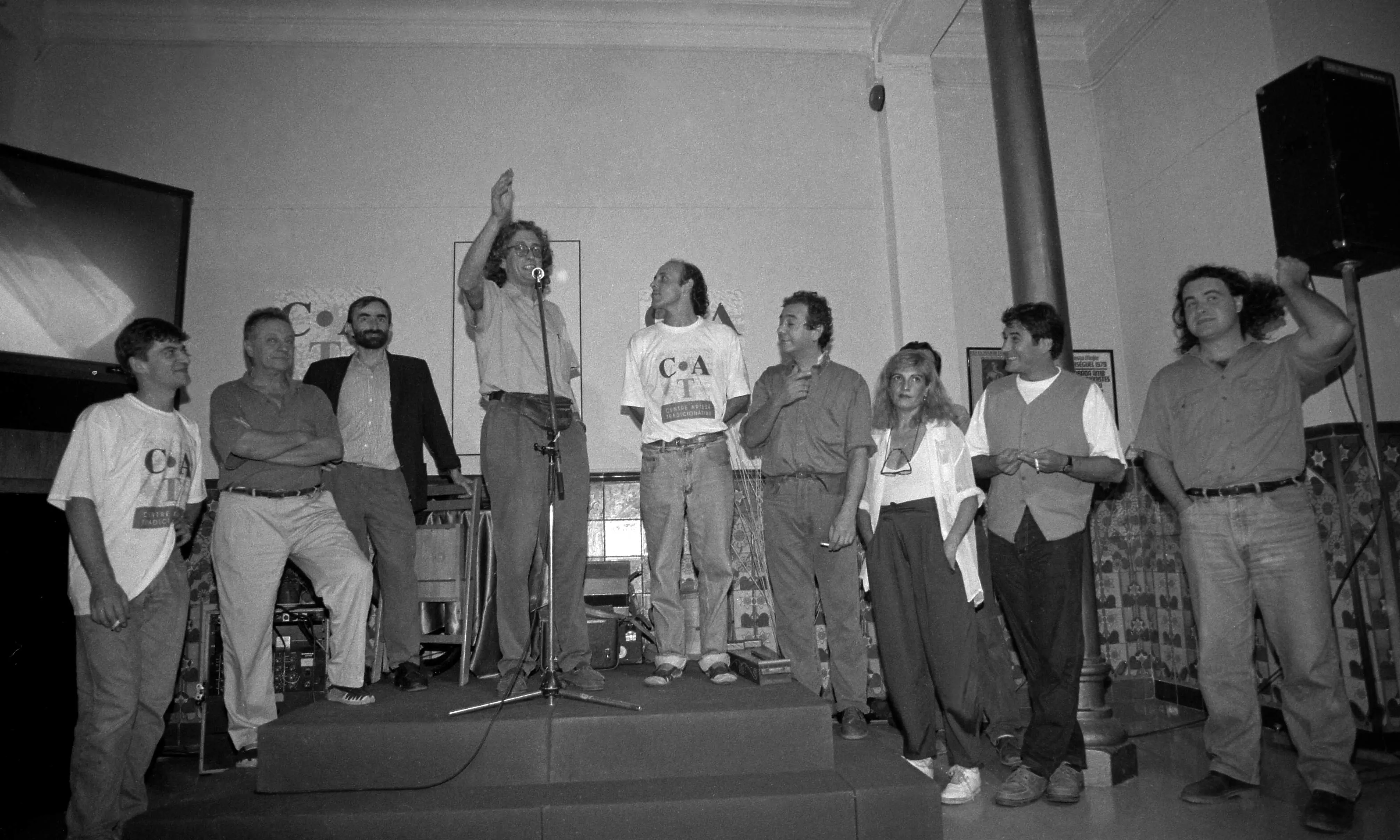 Inauguració del CAT el 17 de setembre de 1993 (d’esquerra a dreta): Quim Soler, Artur Blasco, Ramon Cardona, Jordi Fàbregas, Eduard Casals, Isidre Pelàez, Lola Capdevila, Esteve León i Enric Montsant.