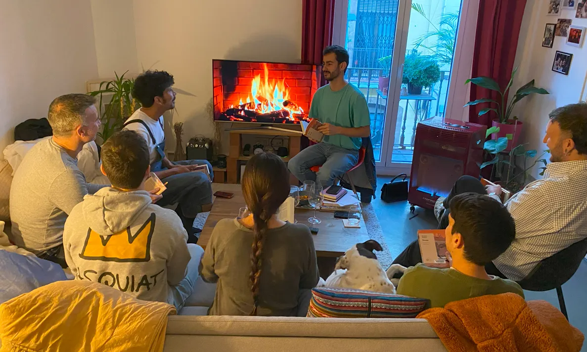 L’objectiu de l'entitat és fer xarxa entre la gent del col·lectiu LGBTIQ+.