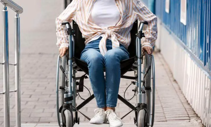 Les dones tenen més problemes per obtenir habitatges accessibles i assequibles. Font: ECOM.