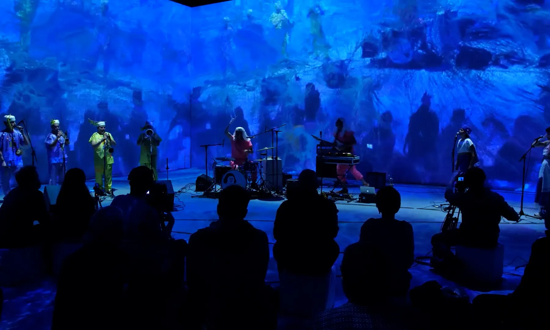Una de les branques que treballa BitLab és la producció audiovisual 360, amb l'objectiu d'explicar un relat immersiu i que englobi la ciutadania. Font: BitLab Cooperativa Cultural