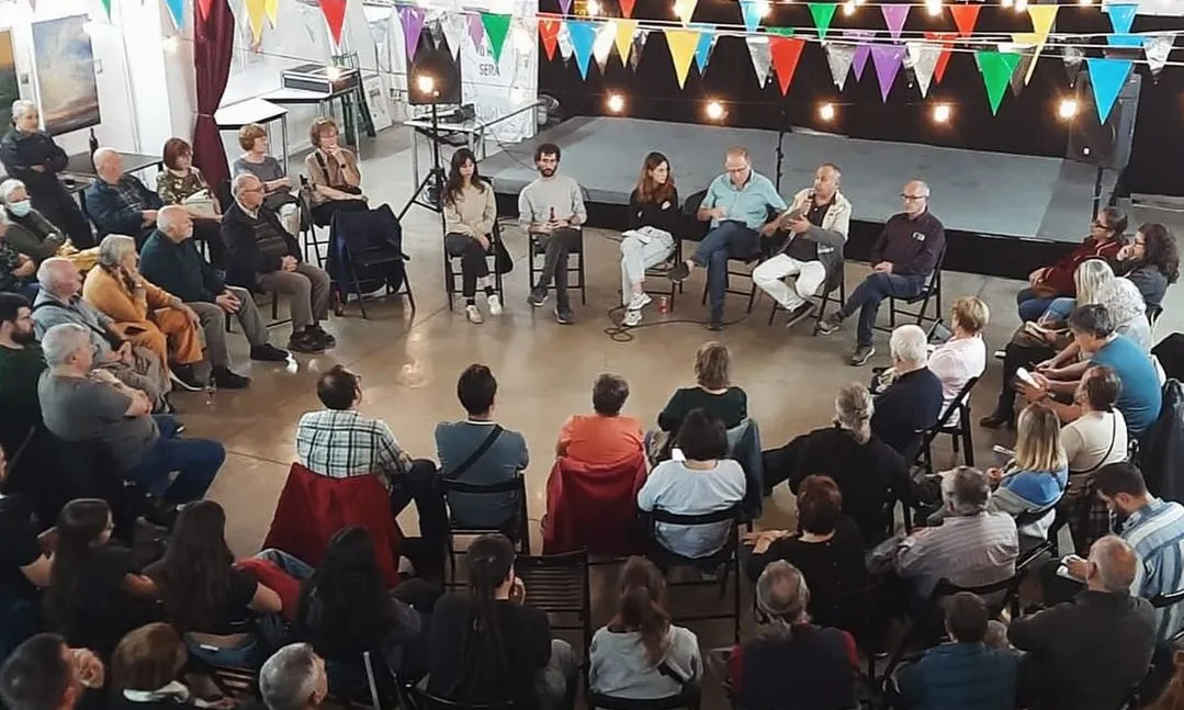 L’Ateneu del Clot és un centre neuràlgic del moviment associatiu del barri del Clot-Camp de l’Arpa, al Districte de Sant Martí de Barcelona.