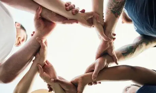És crucial que les persones cuidadores tinguin suport pel seu benestar emocional.