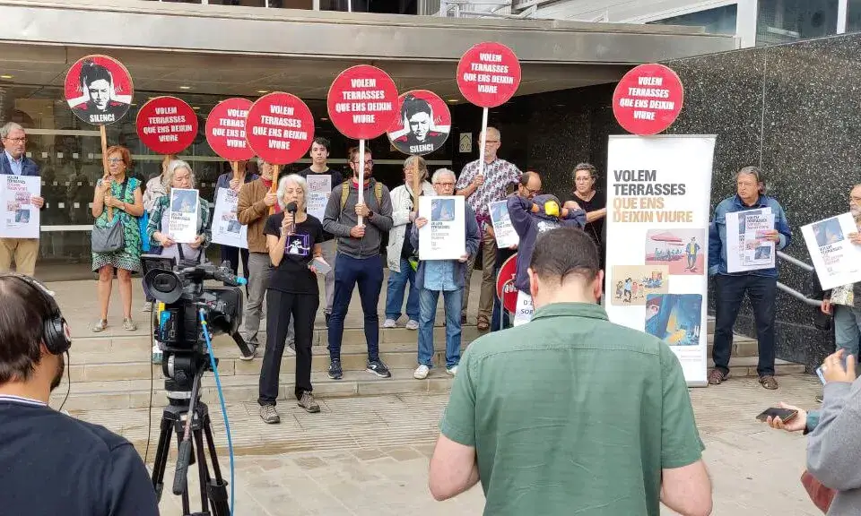Roda de premsa el dia de l'entrega de les signatures de la Iniciativa Ciutadana de la FAVB.