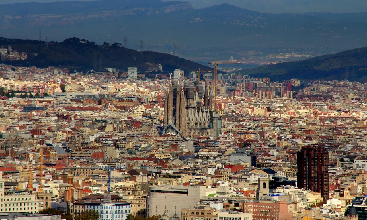 La Dreta de l'Eixample és el barri on es concentren més finques especulatives.