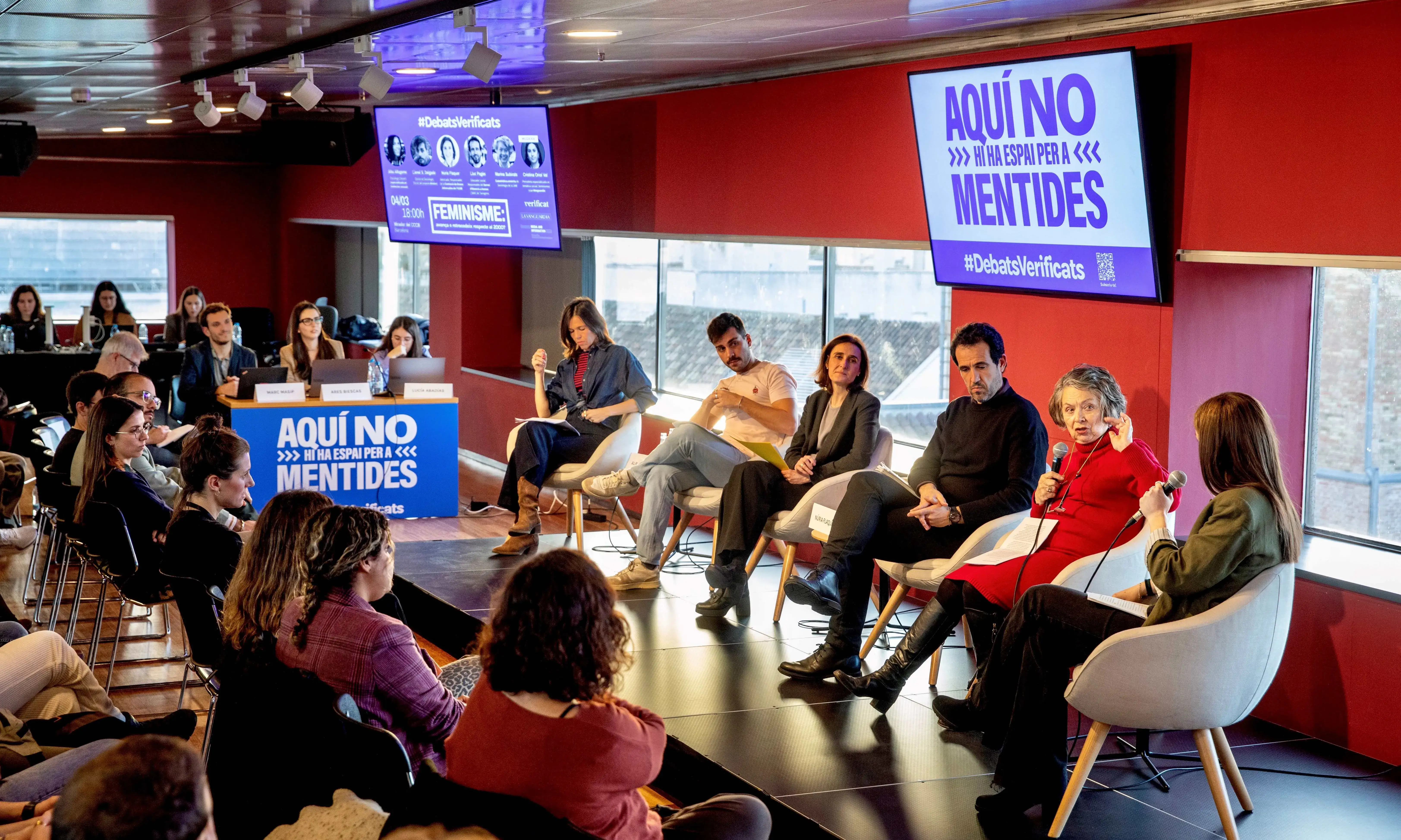 Aquest ha estat el segon debat verificat que, en la setmana del 8m, ha abordat la següent qüestió: el feminisme avança o retrocedeix? 