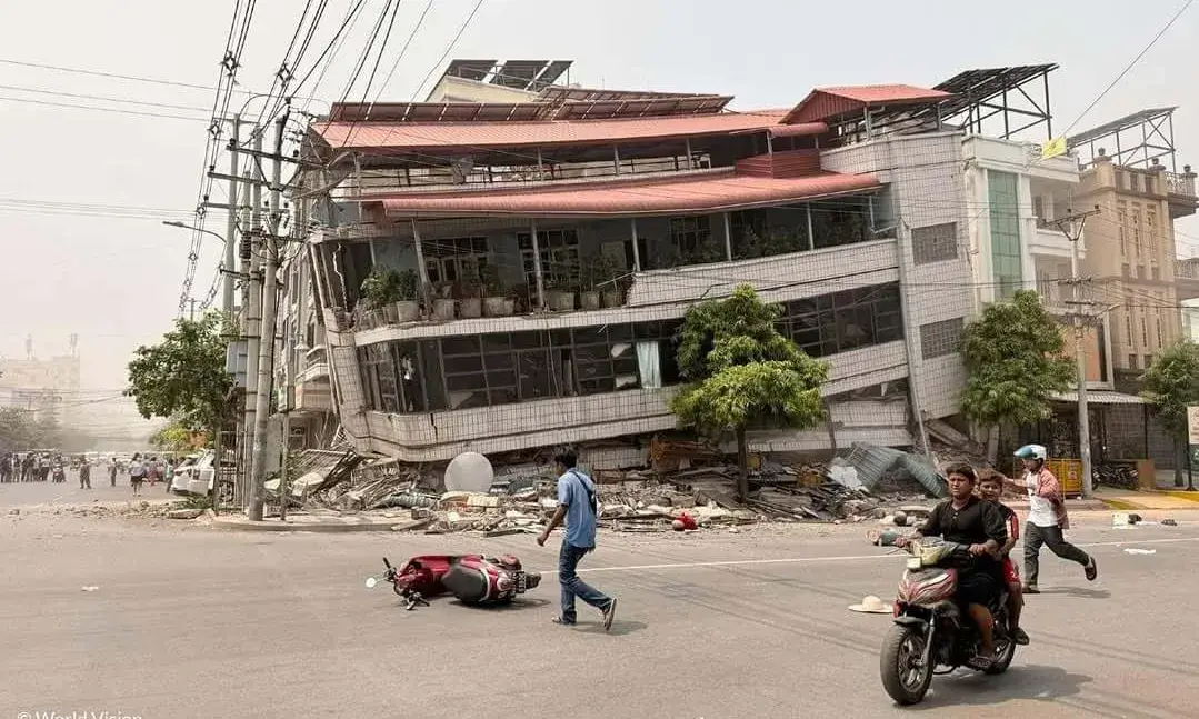 Les conseqüències del terratrèmol de magnitud 7,7 que va sacsejar Myanmar continuen fent estralls entre la població.