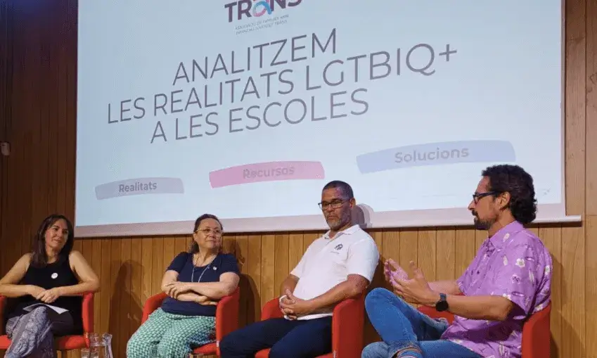 Veus Trans compta amb una secció plena de contes, llibres, documentals, pel·lícules i sèries. Font: Veus Trans