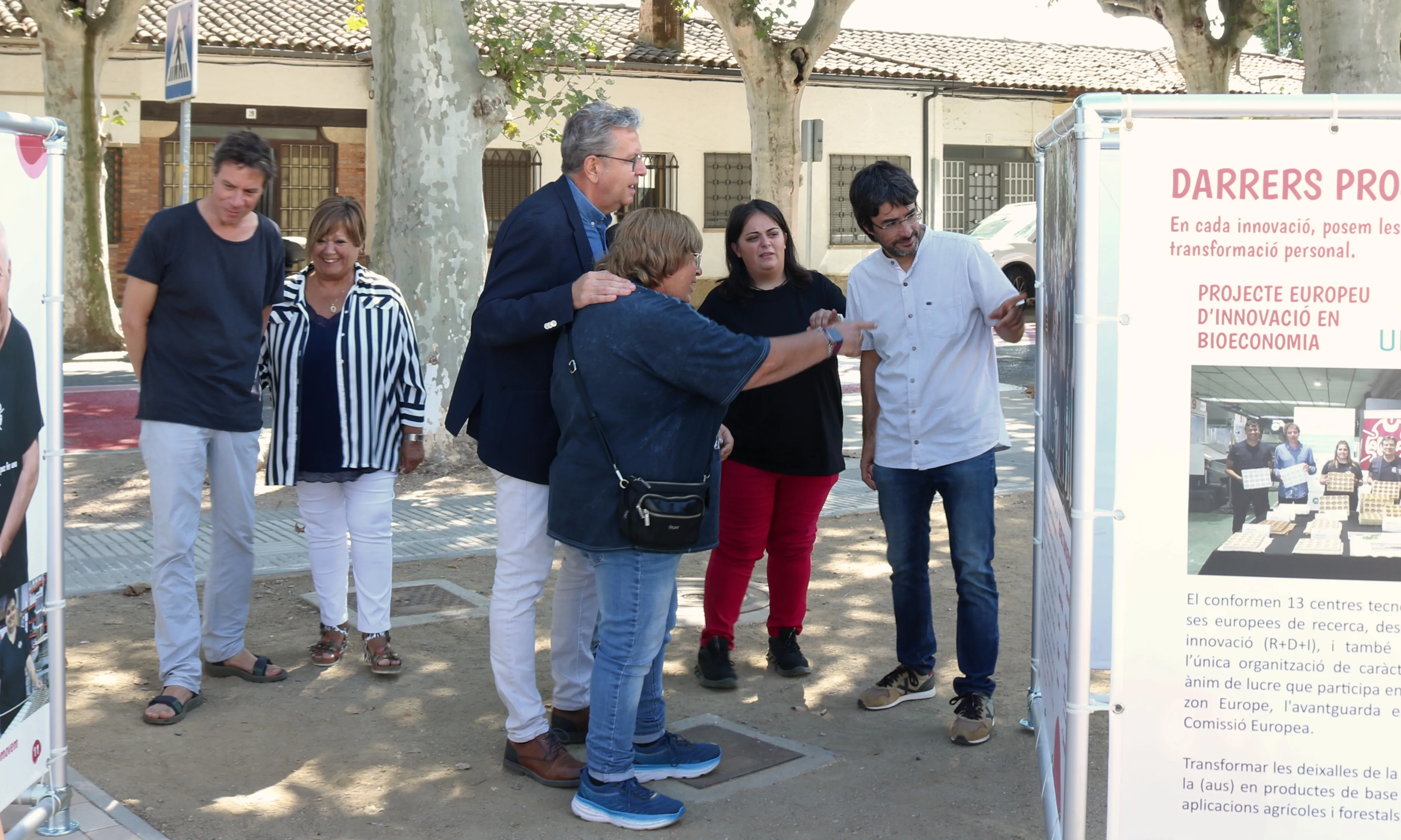 Membres d'ACUDAM a l'exposició temporal