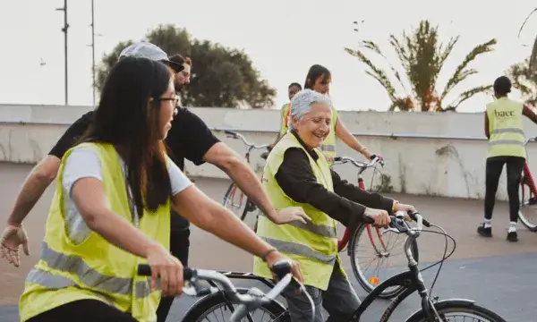 na hora de recorregut guiat pel Poblenou per guanyar confiança i autonomia sobre dues rodes.