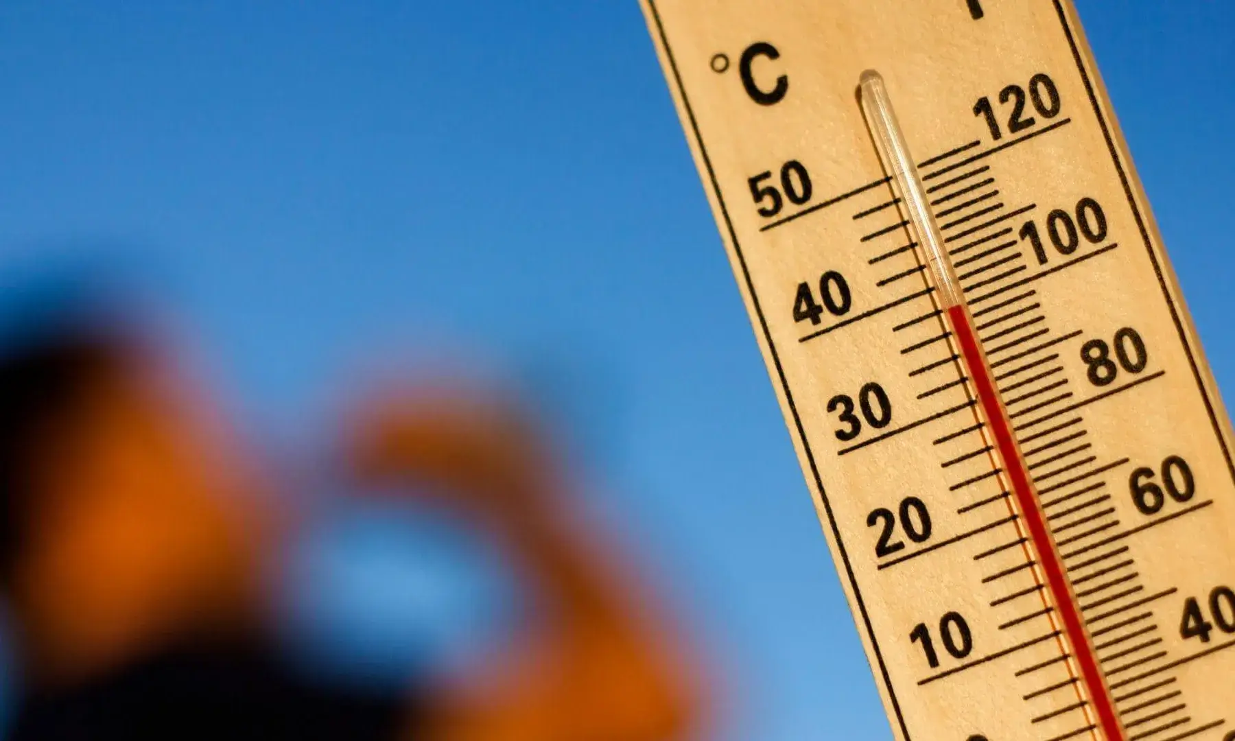 Les onades de calor s'han convertit en un risc per als treballadors.