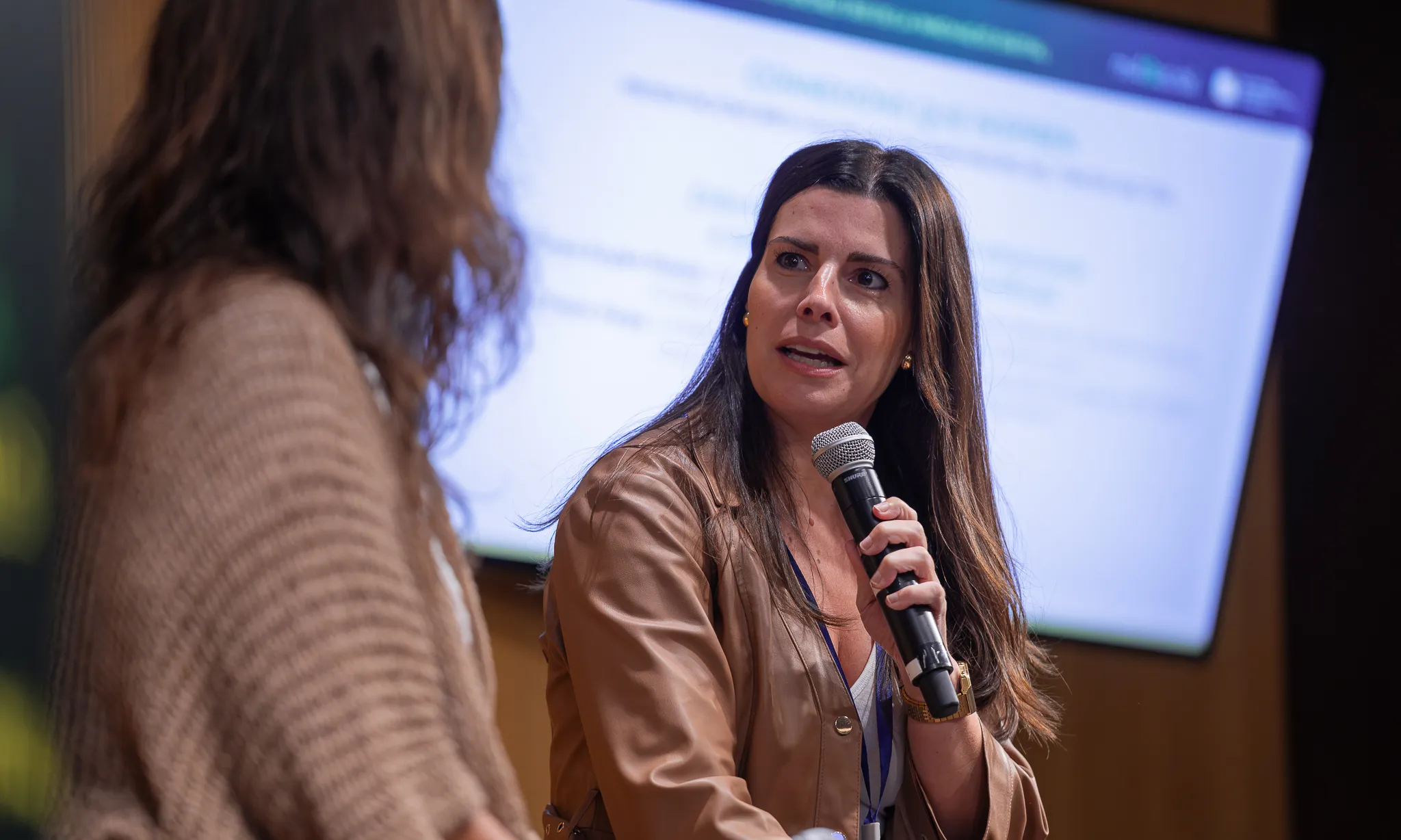 Acte de cloenda del projecte SimbiòTIC sota el títol 'SimbiòTIC: aprenentatges d’un repte compartit'. 