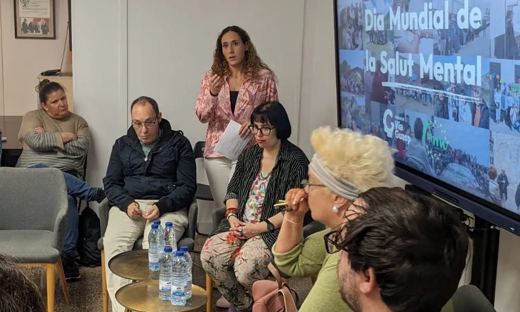 Presentació de la taula rodona amb persones usuàries de la Fundació
