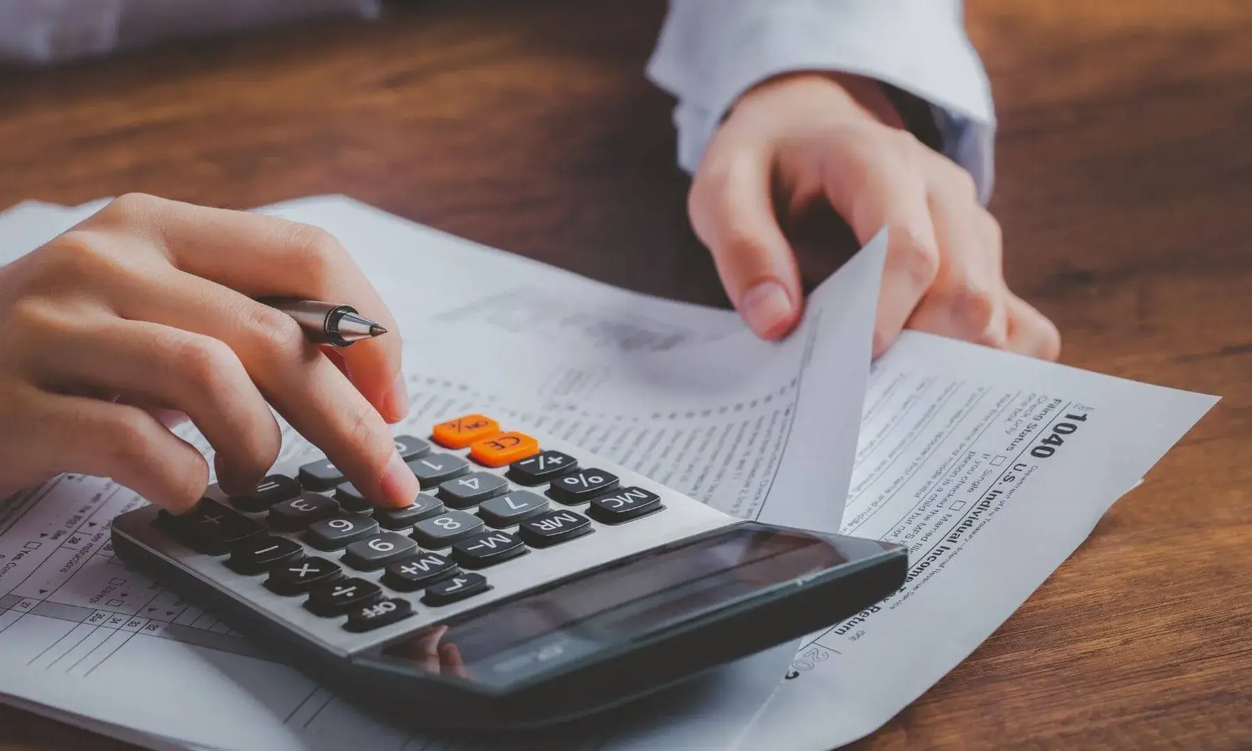 Si una entitat detecta que ha aplicat una retenció inferior a la que corresponia, la recomanació és actuar amb rapidesa i diligència.