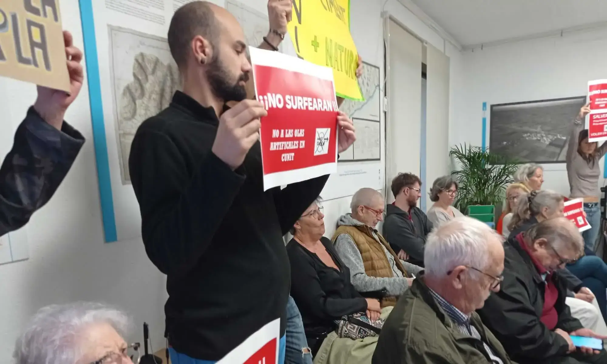 L'Alberto Garcia és membre de SOS Natura Cunit i del Grup Ecologista del Vendrell i el Baix Penedès (GEVEN). 
