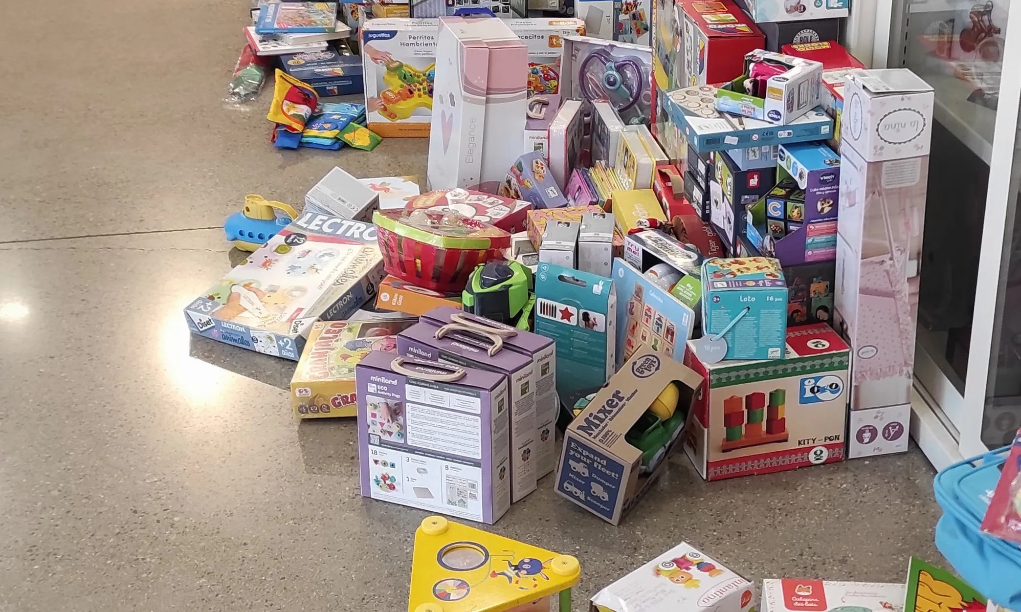 La campanya aconsegueix recollir al voltant d'unes 2.000 joguines
