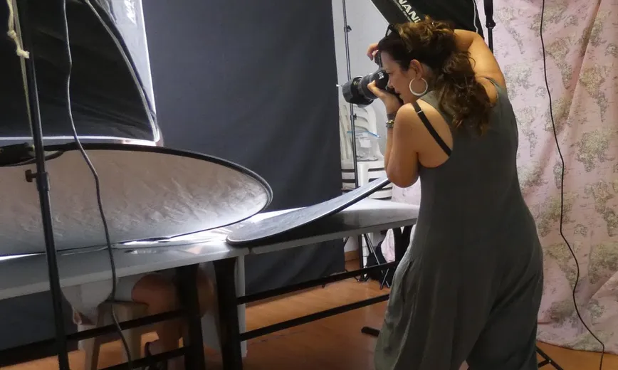 Marta Fàbregas durant una de les sessions fotogràfiques del projecte.