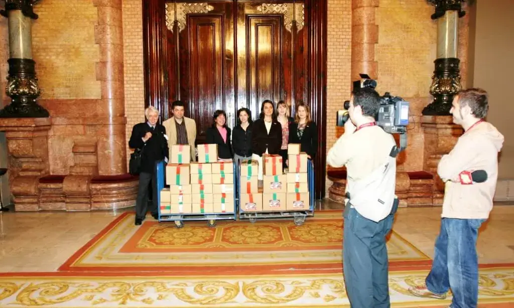 Entrega de signatures al Parlament