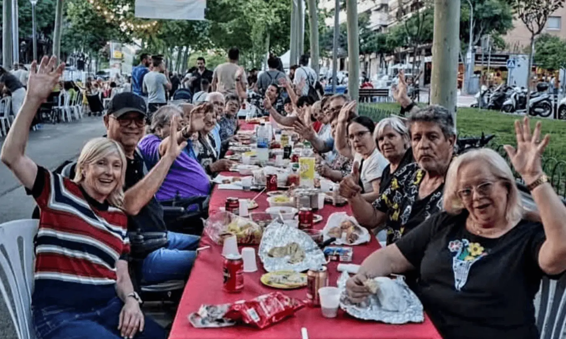 Les activitats socials, culturals i esportives són una eina clau per fomentar la inclusió i la participació comunitària.