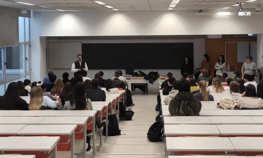 Imatge d'una classe de la UdL