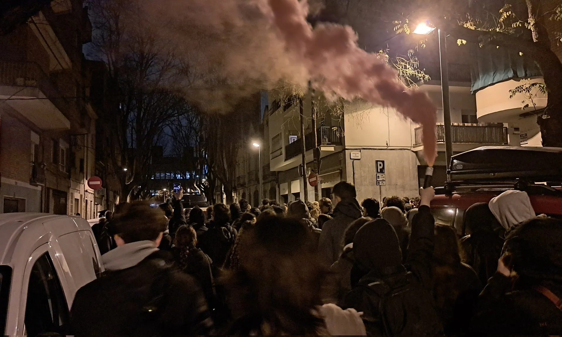 Imatge de la manifestació després del desallotjament de l'Analògica