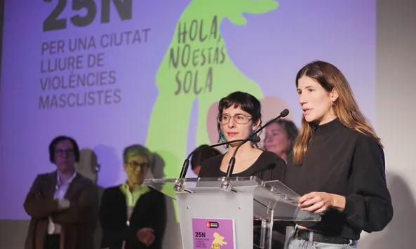 La col·lectiva va guanyar el premi 25N de l’Ajuntament amb una proposta de guia per aplicar la interseccionalitat als punts lila.