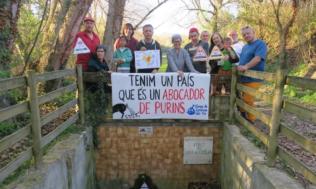 Des del 2000, el GDT analitza anualment l’aigua d’un total de 172 fonts de 54 municipis amb l’ajuda d’una seixantena de voluntàries.