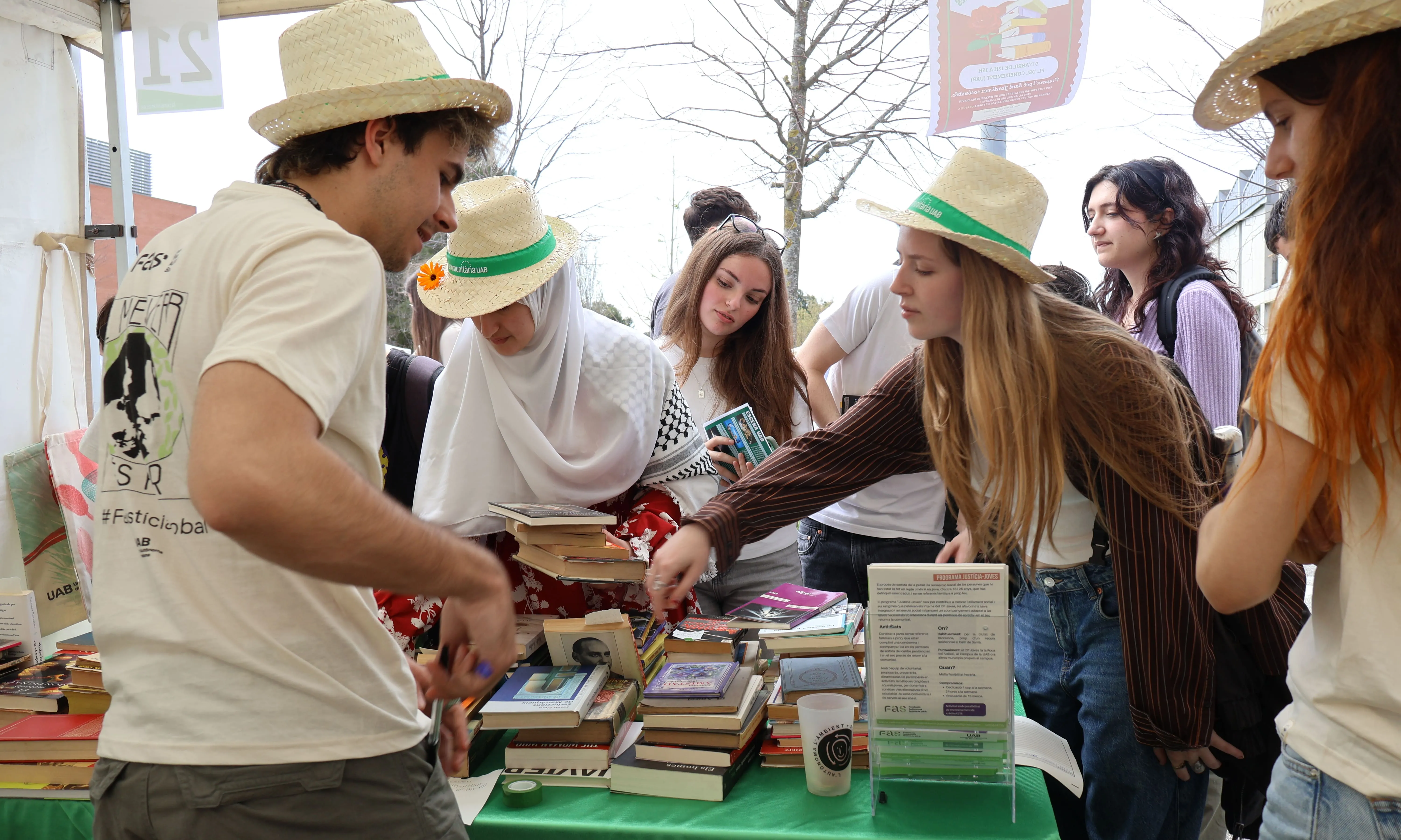 Fins el dia 21 d'abril, les persones interessades poden portar llibres a l’oficina de la FAS de la plaça Cívica.