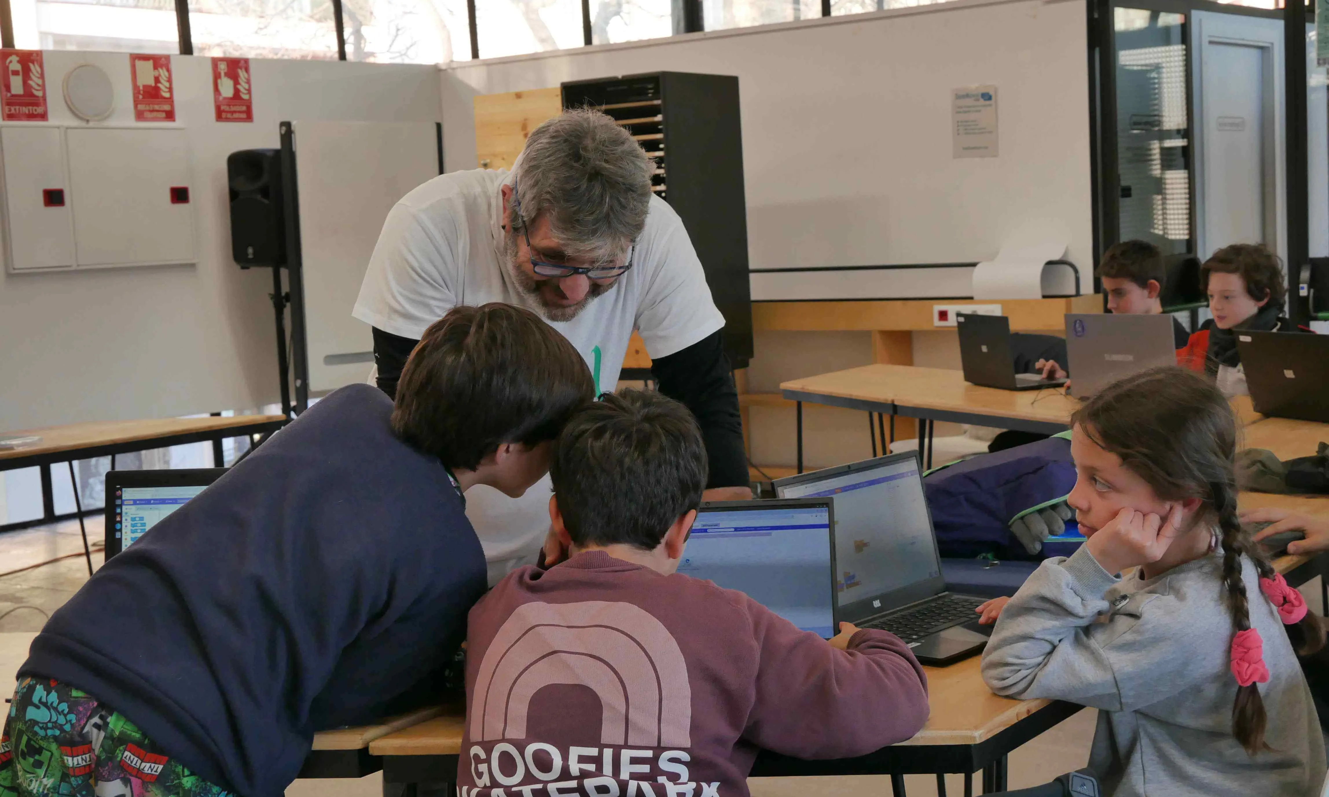 Sessió de Code Club al Canòdrom de Barcelona.