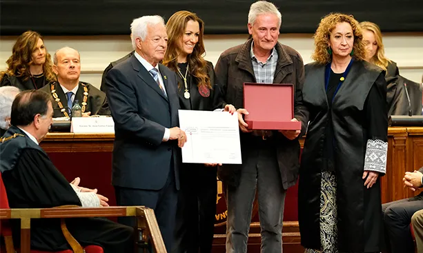 Xavier Badia, Voluntari de presons de l'entitat Justícia i Pau rebent el premi Reconciliació