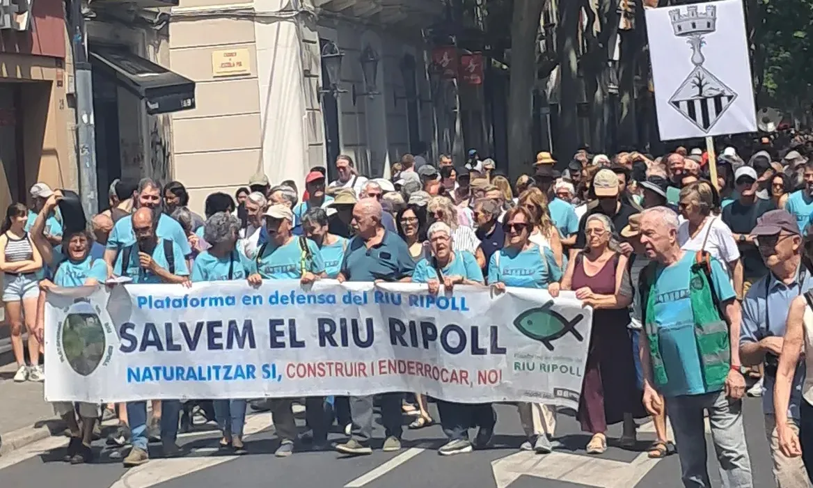 Manifestació el mes de juny en defensa del riu Ripoll.