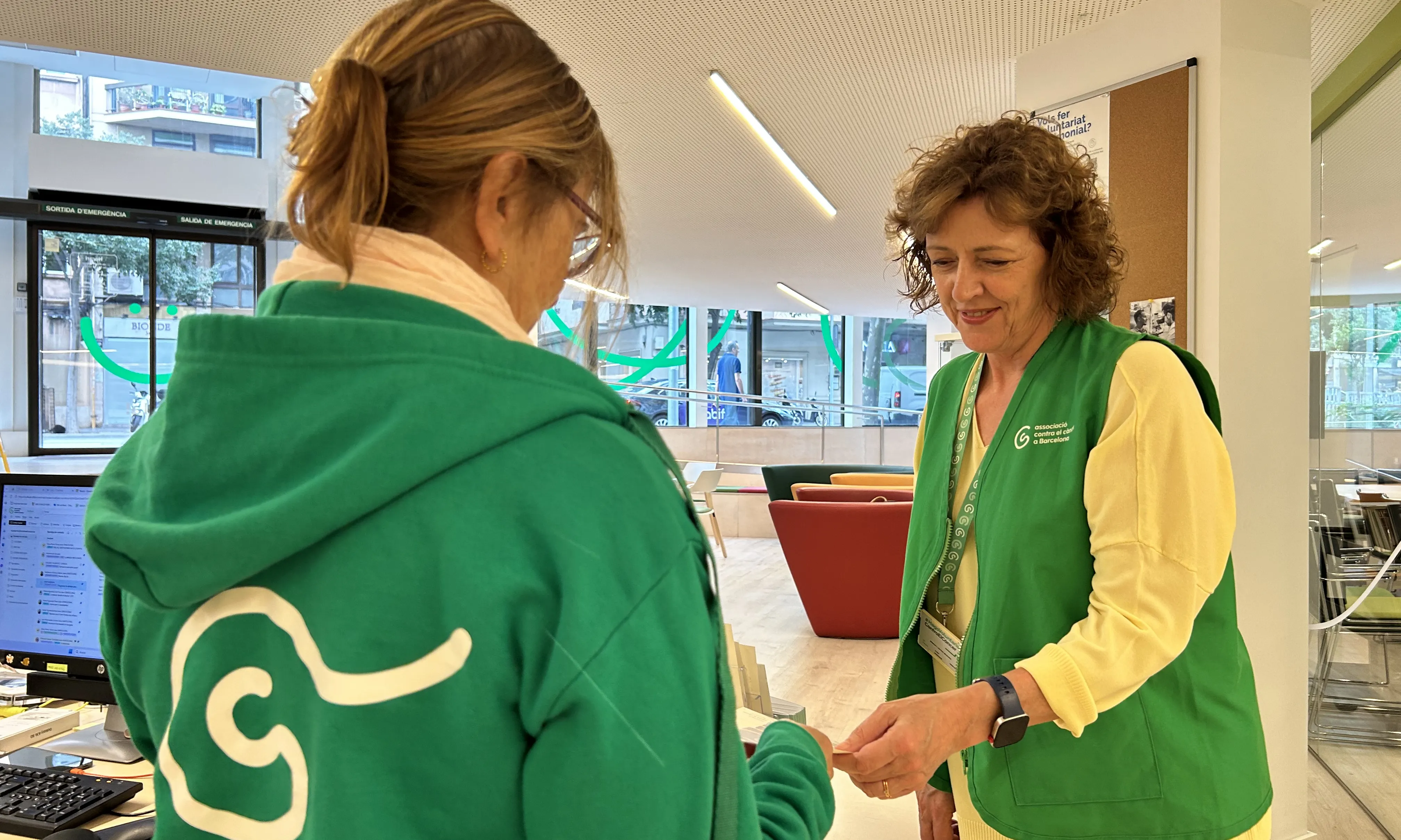 Bridget Lester, voluntària testimonial a l'Associació contra el Càncer Barcelona
