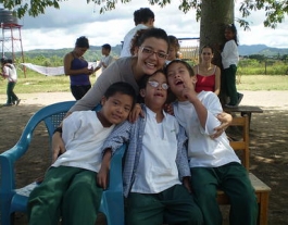 La Fundació Cristal treballa per l'educació d'infants a Nicaragua. Font: 