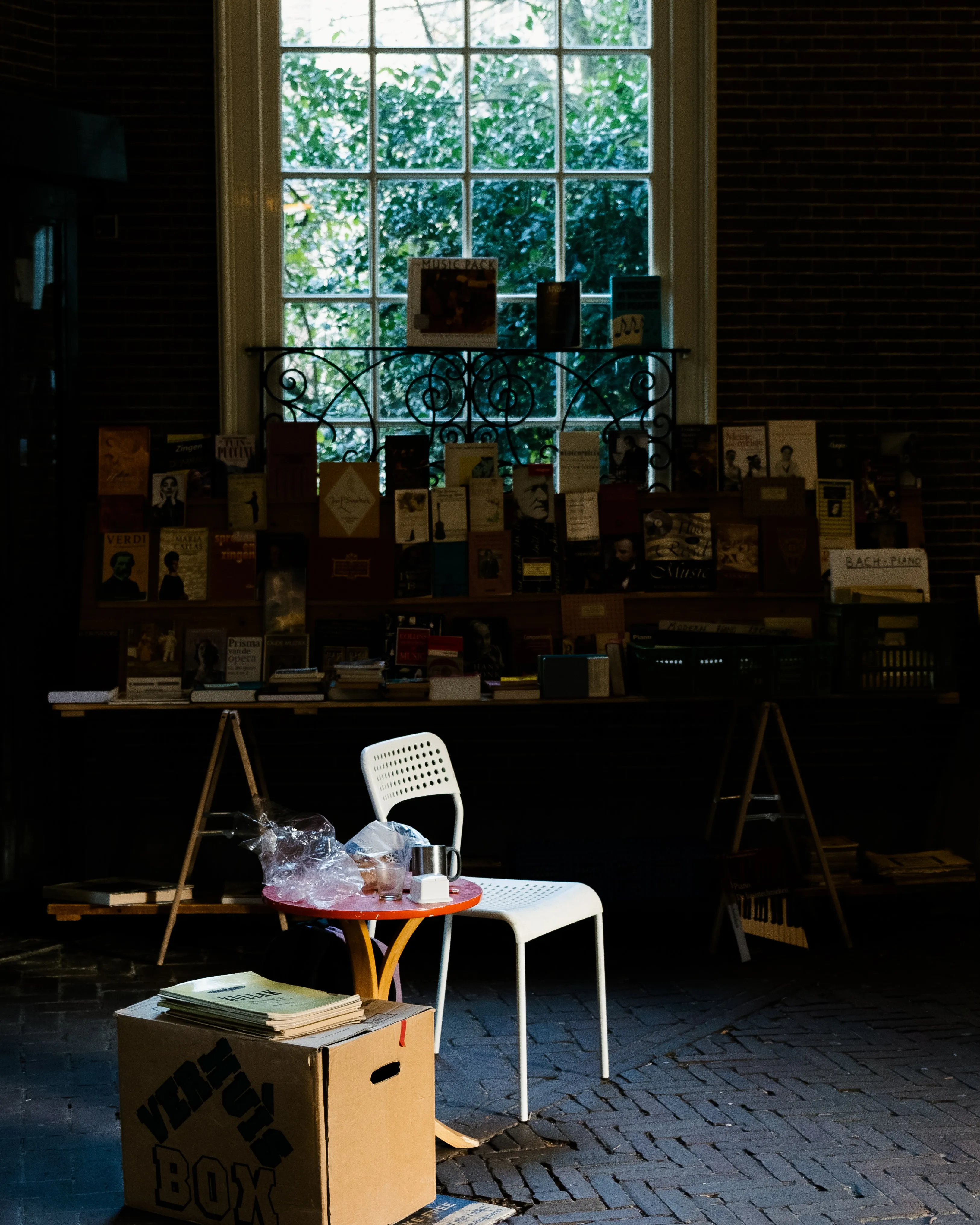 Espai amb llibres. Font: Pexels - Annaëlle Quionquion