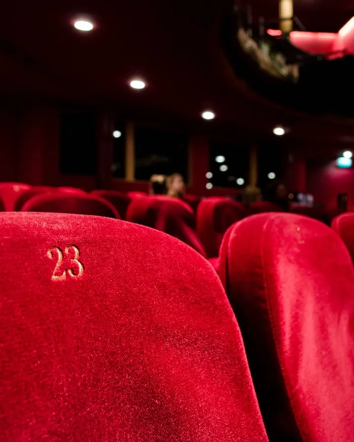 Els cineclubs donen a conèixer un cinema més compromés i reivindicatiu. Font: Unsplash.