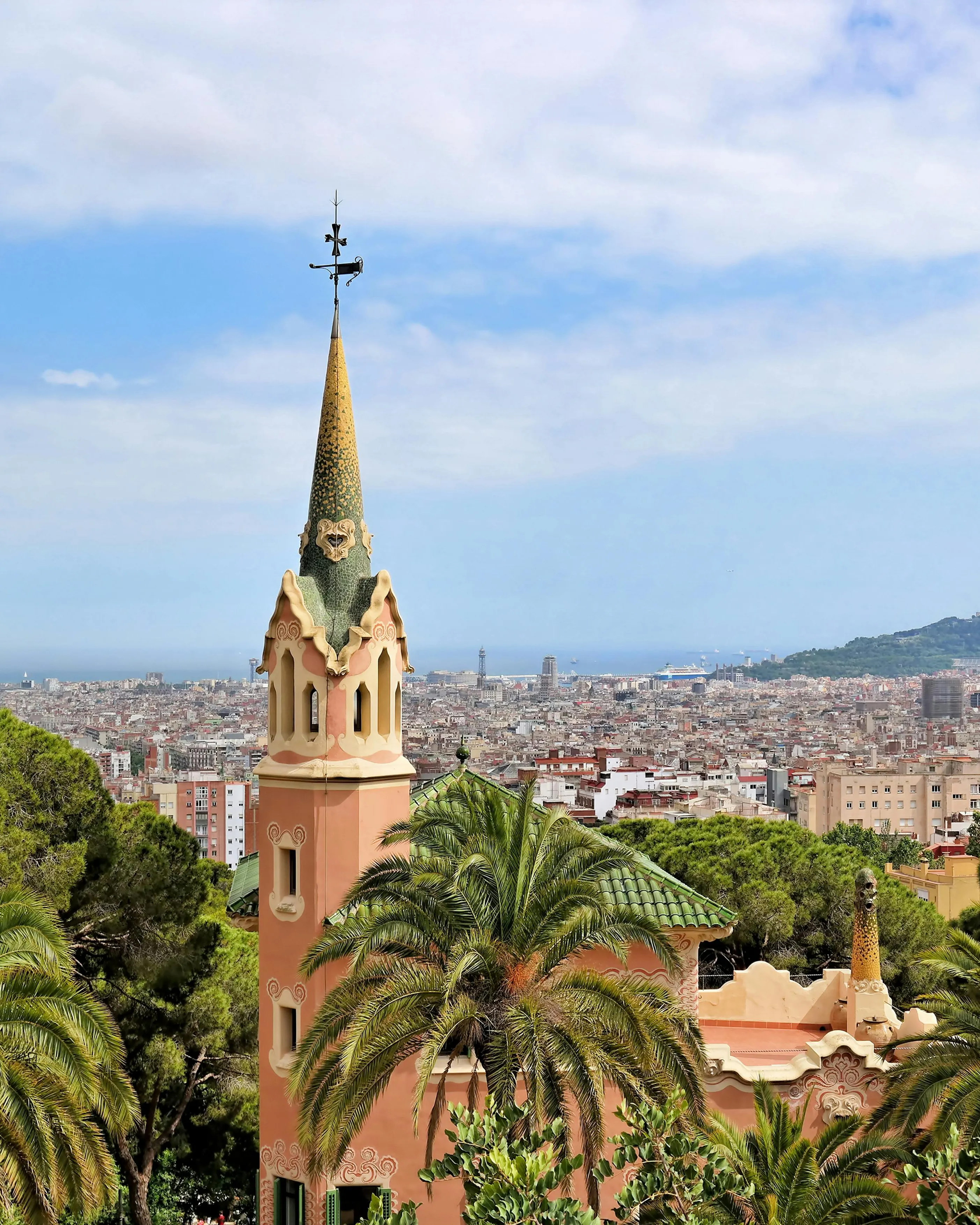 Parc Güell de Barcelona. Font: Pexels - BERK OZDEMIR