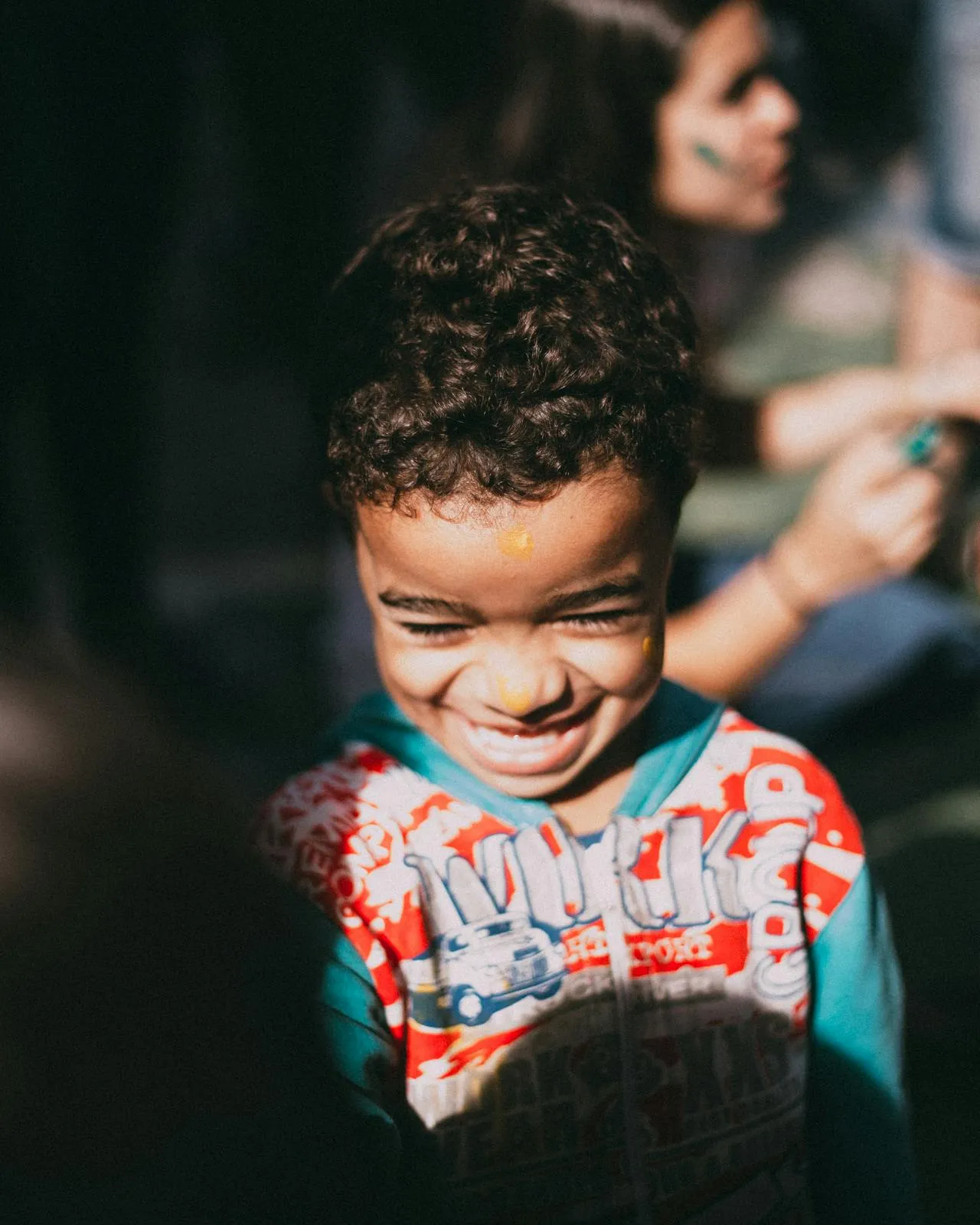 Infant somrient. Font: Pexels - Edward Eyer