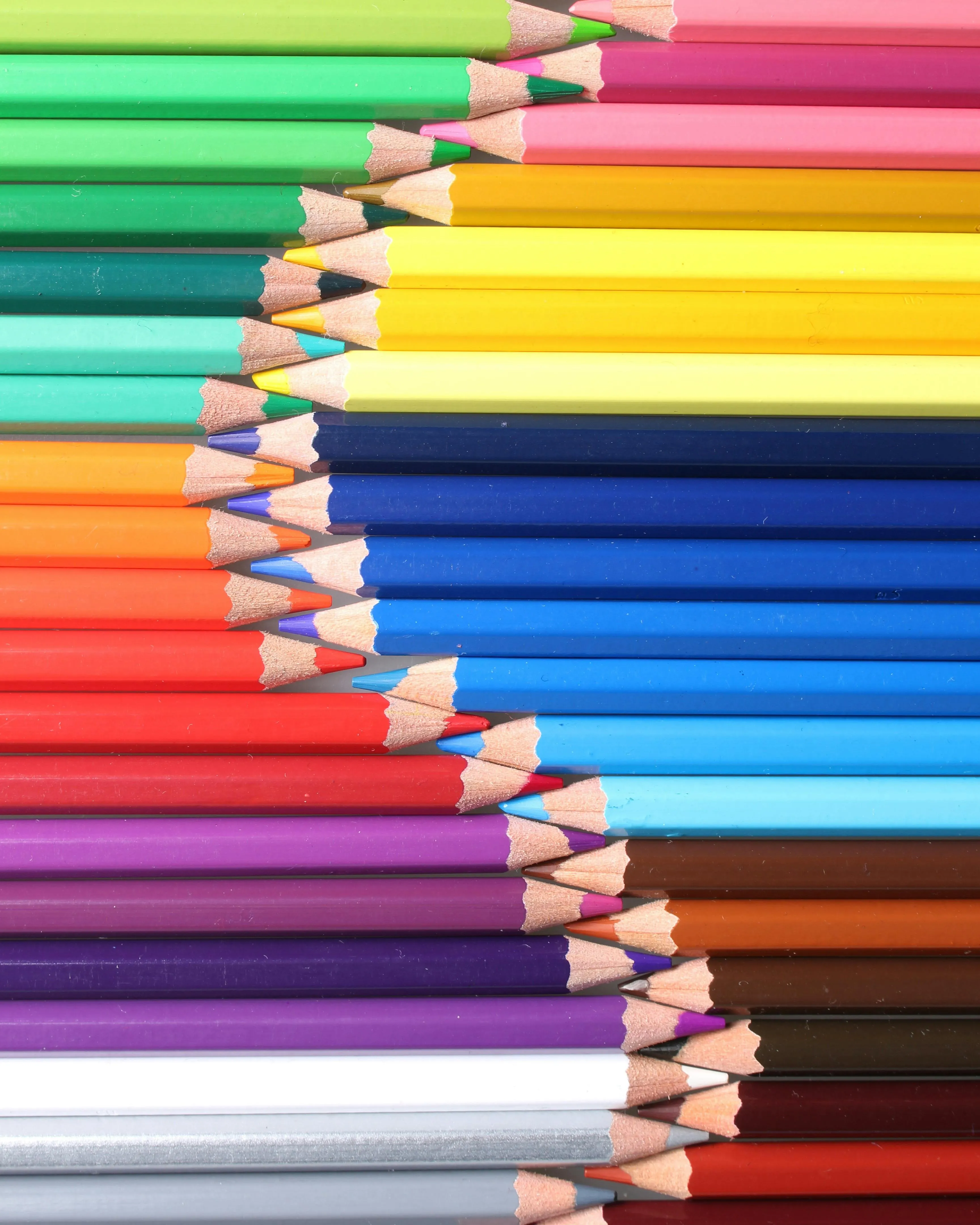 Llapis de colors fent una sanefa. Font: Pexels - Pixabay
