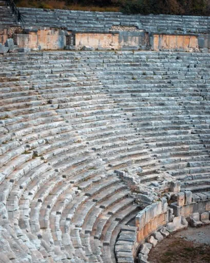 Amfiteatre Grades d'un amfiteatre antic d'estil romà