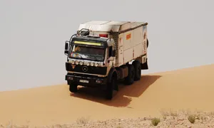 Un dels camions que va participar en el primer Raid Solidari