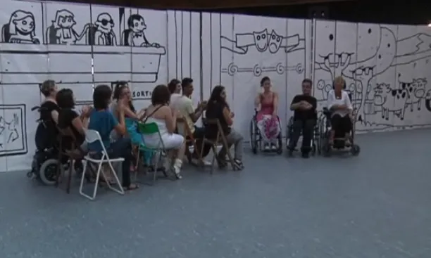 Participa a la dancemob de la discapacitat