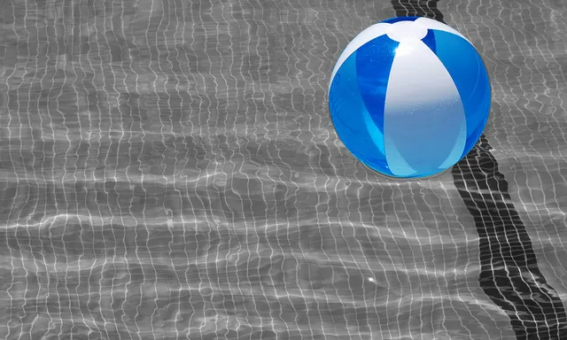 Pilota en una piscina_pasotraspaso_Flickr Pilota en una piscina_pasotraspaso_Flickr