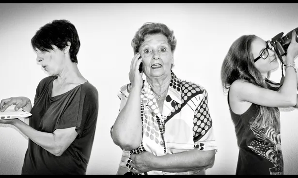 "Generacions tecnològiques". Foto guanyadora Femitic 2011 de Dones i TIC