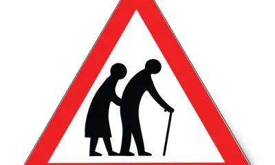 Senyal de tràfic que adverteix de la gent gran