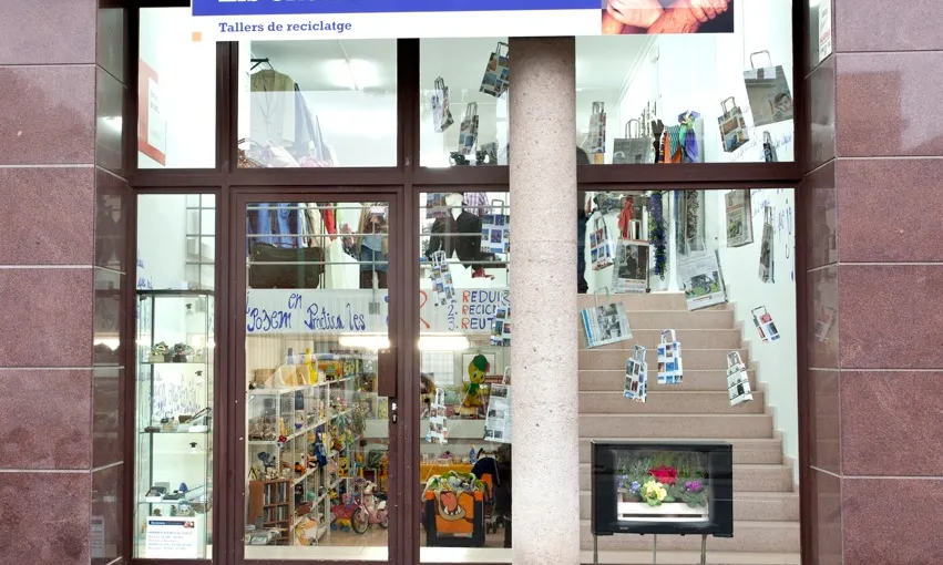 Façana dels Encants d'Oncovallès