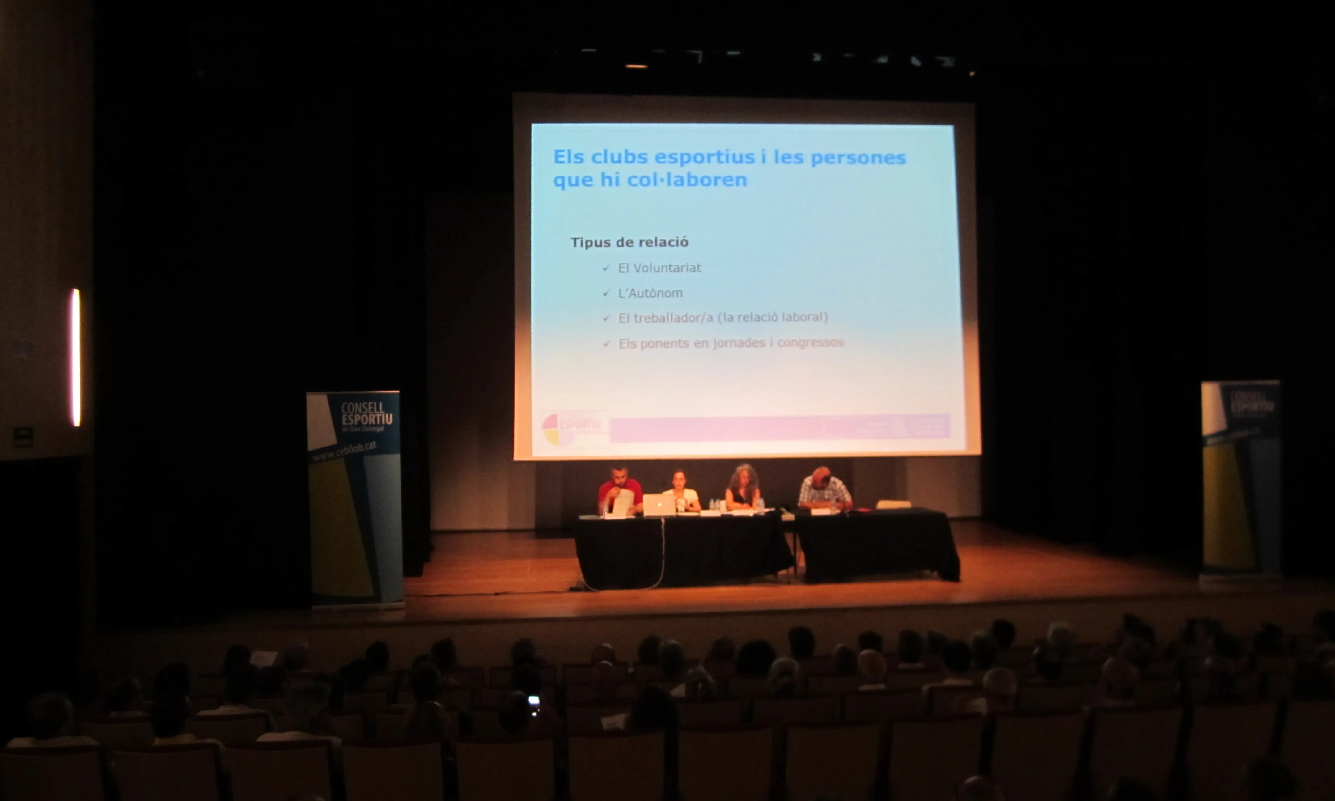 Moment de la ponència realitzada per Suport Associatiu