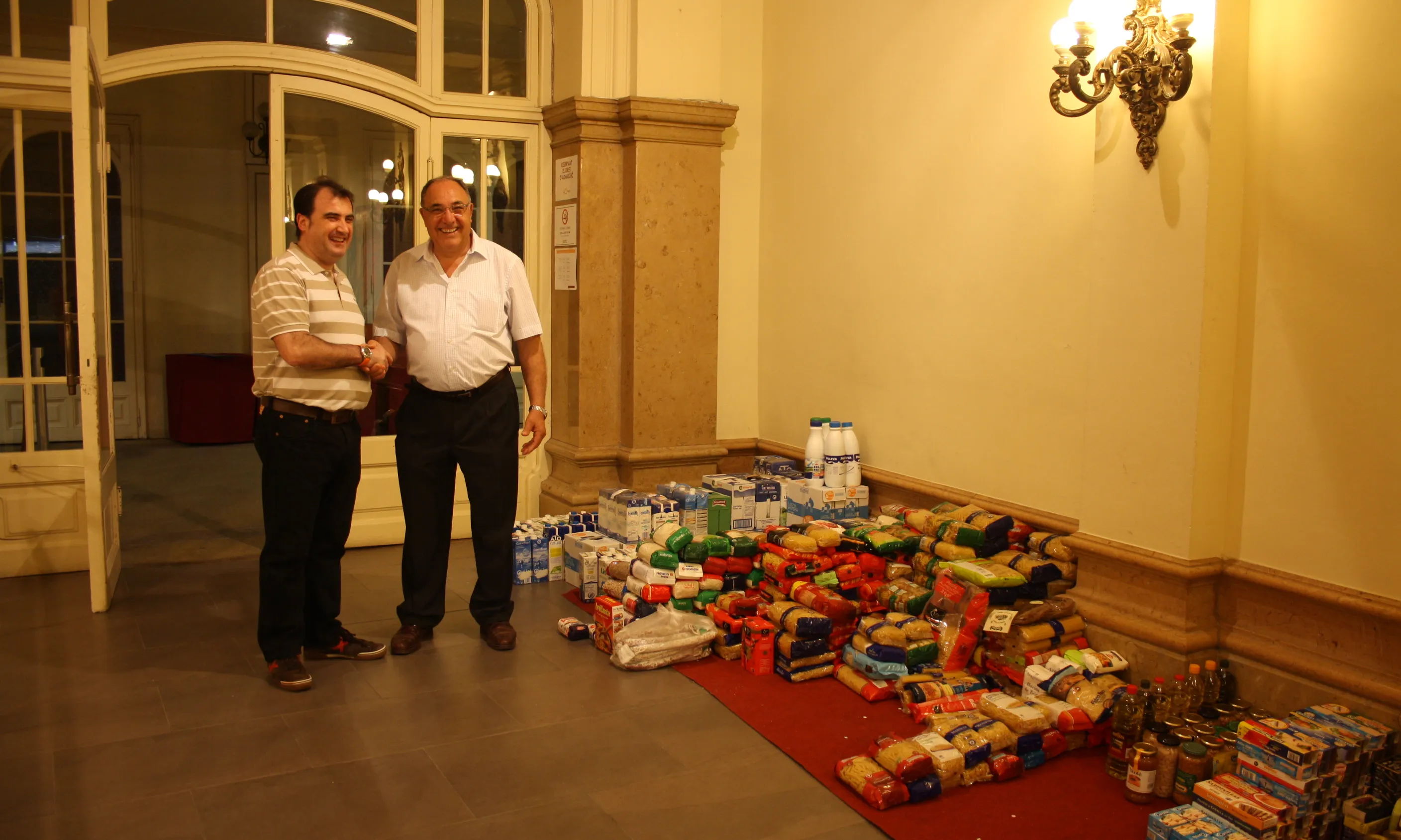 Imatge dels aliments recollits al Casal de Vilafranca