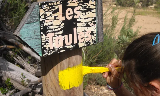 Activitat de servei al medi natural de l'AEiG MontsantCim, de Reus.