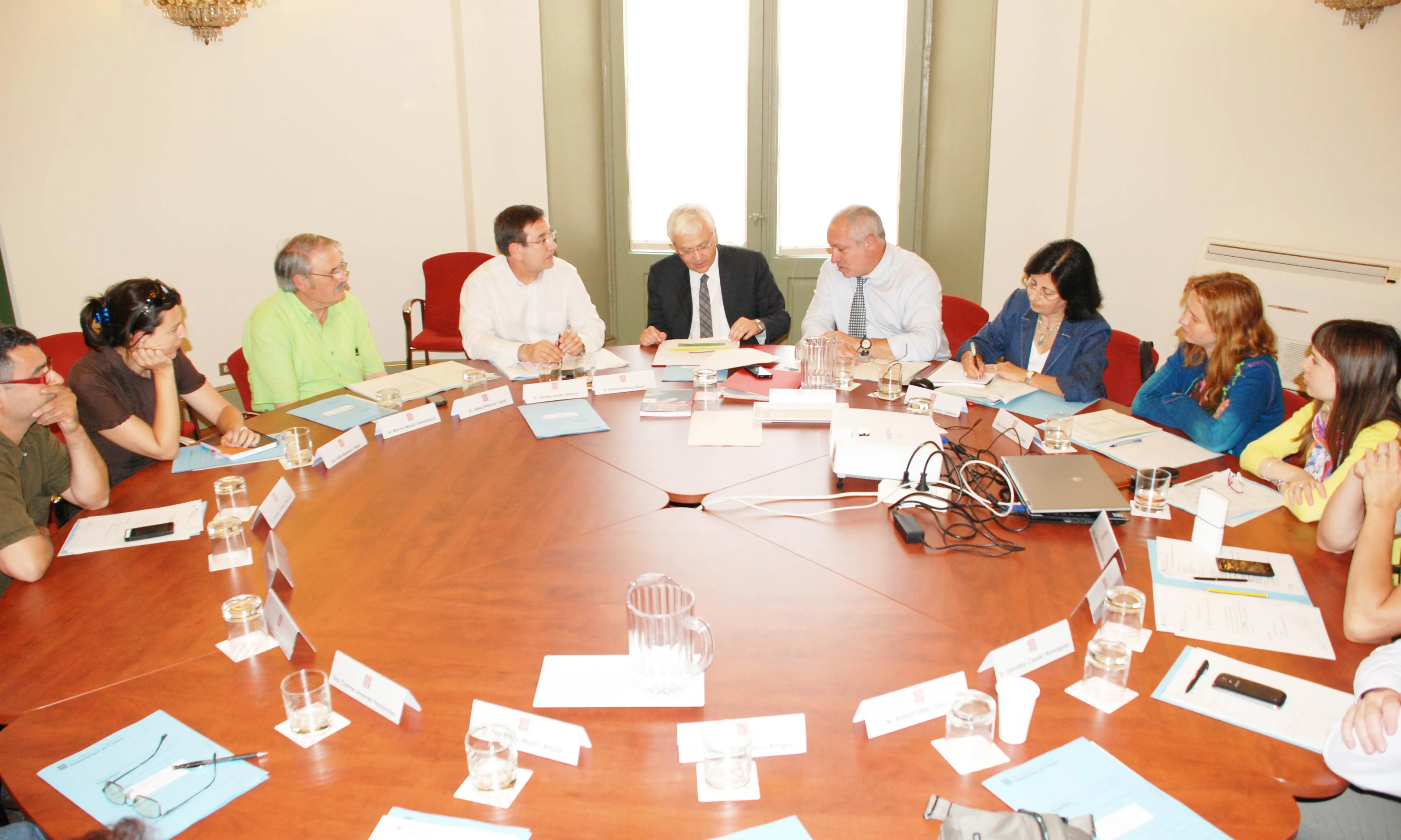 Reunió prèvia a la constitució del Consell de la Cultura Popular i Tradicional
