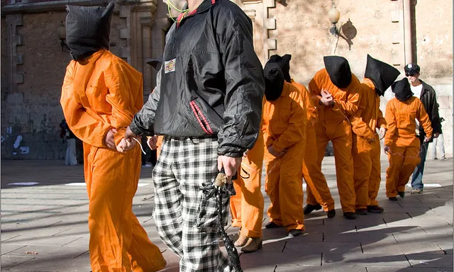 Acció d'Aministia Internacional a Barcelona per demanar el tancament de Guantánamo