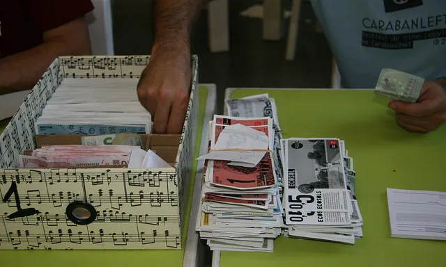 Canvi d'euros per ecosols a la FESC 2014. Imatge: Flickr de la XES
